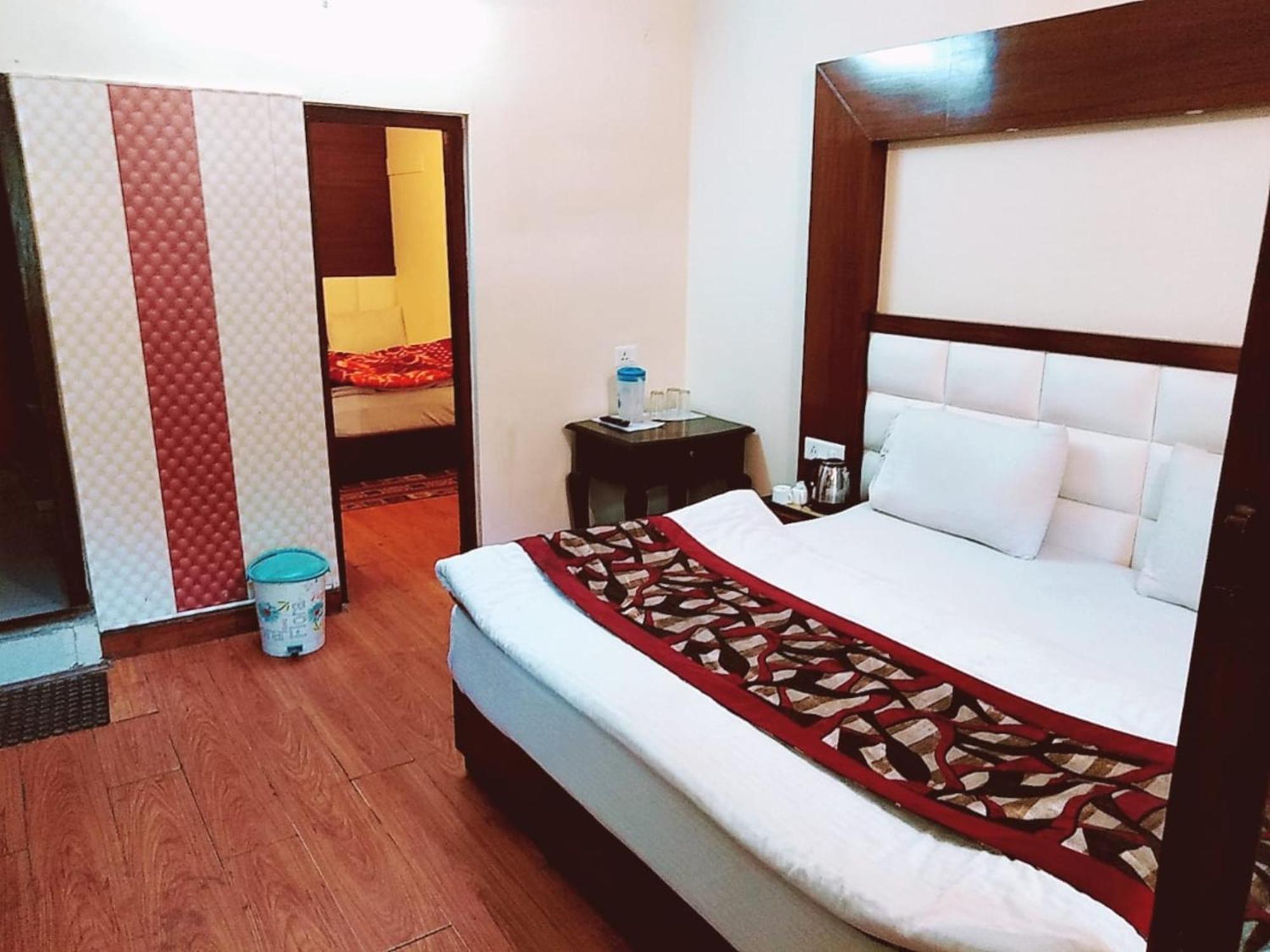 Goroomgo Moon Nainital Near Naini Lake - Parking & Lift Facilities -Hygiene And Spacious Room - Best Seller Exterior photo